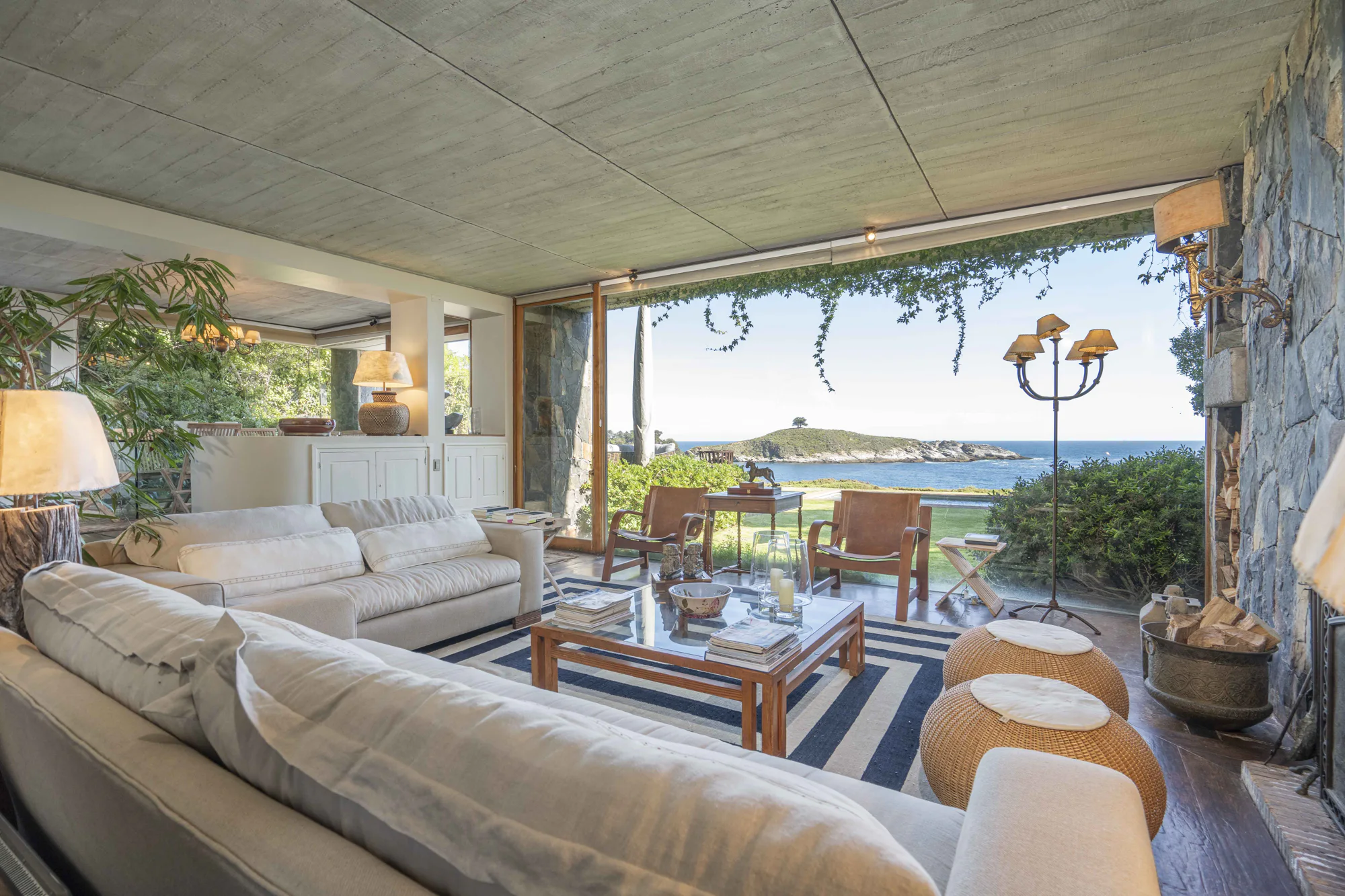 Casa imponente vista en Bahía de Zapallar