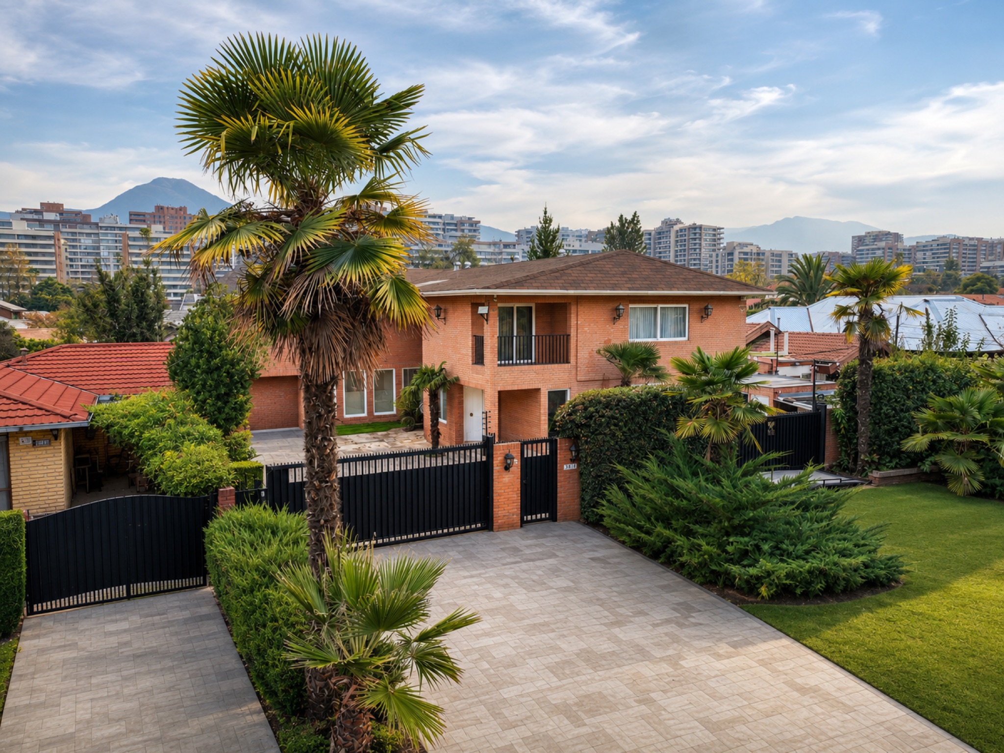 Casa en García Pica · mármol, piscina temperada y máxima seguridad — miniatura 2