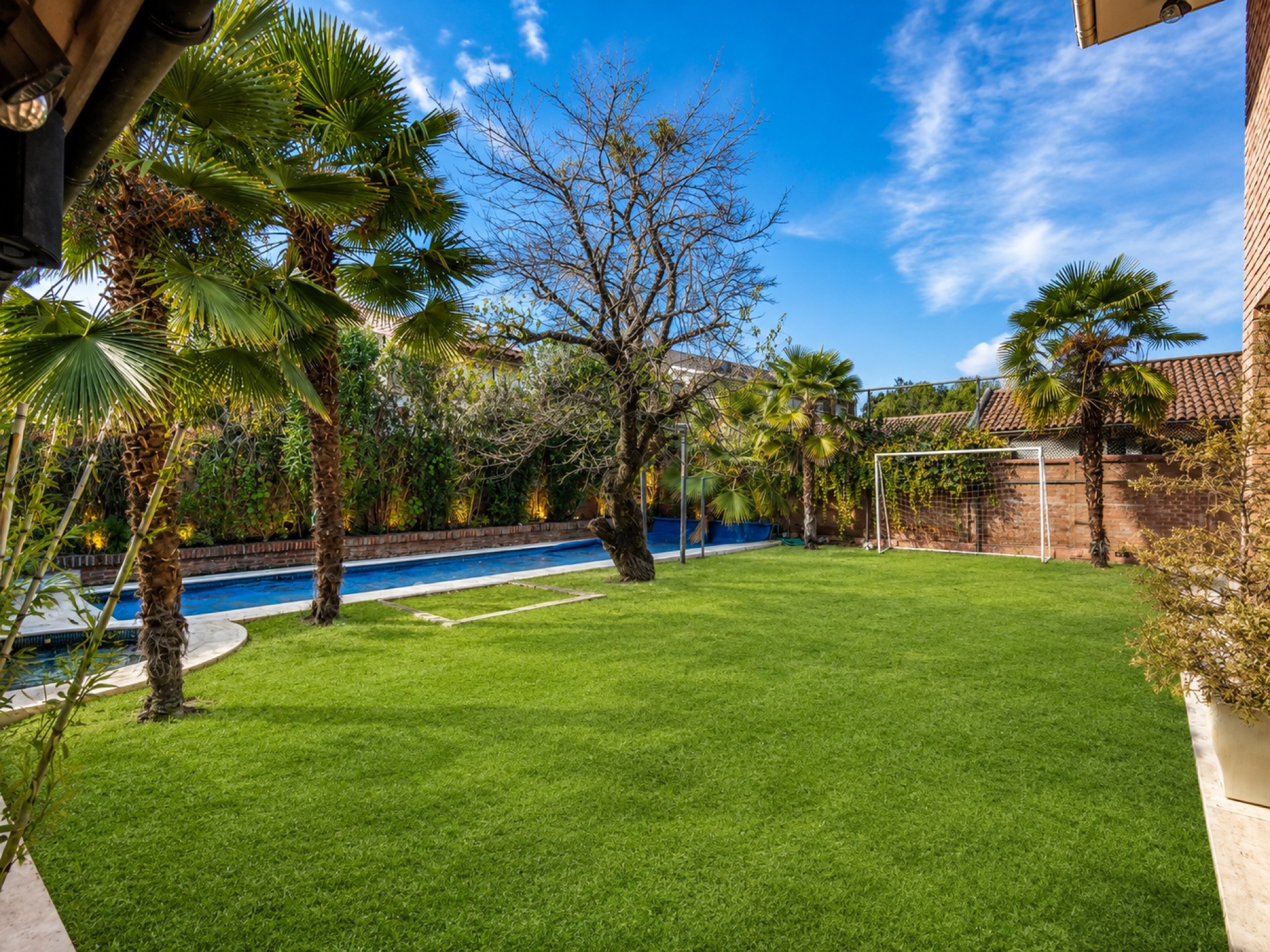 Casa en García Pica · mármol, piscina temperada y máxima seguridad — miniatura 8