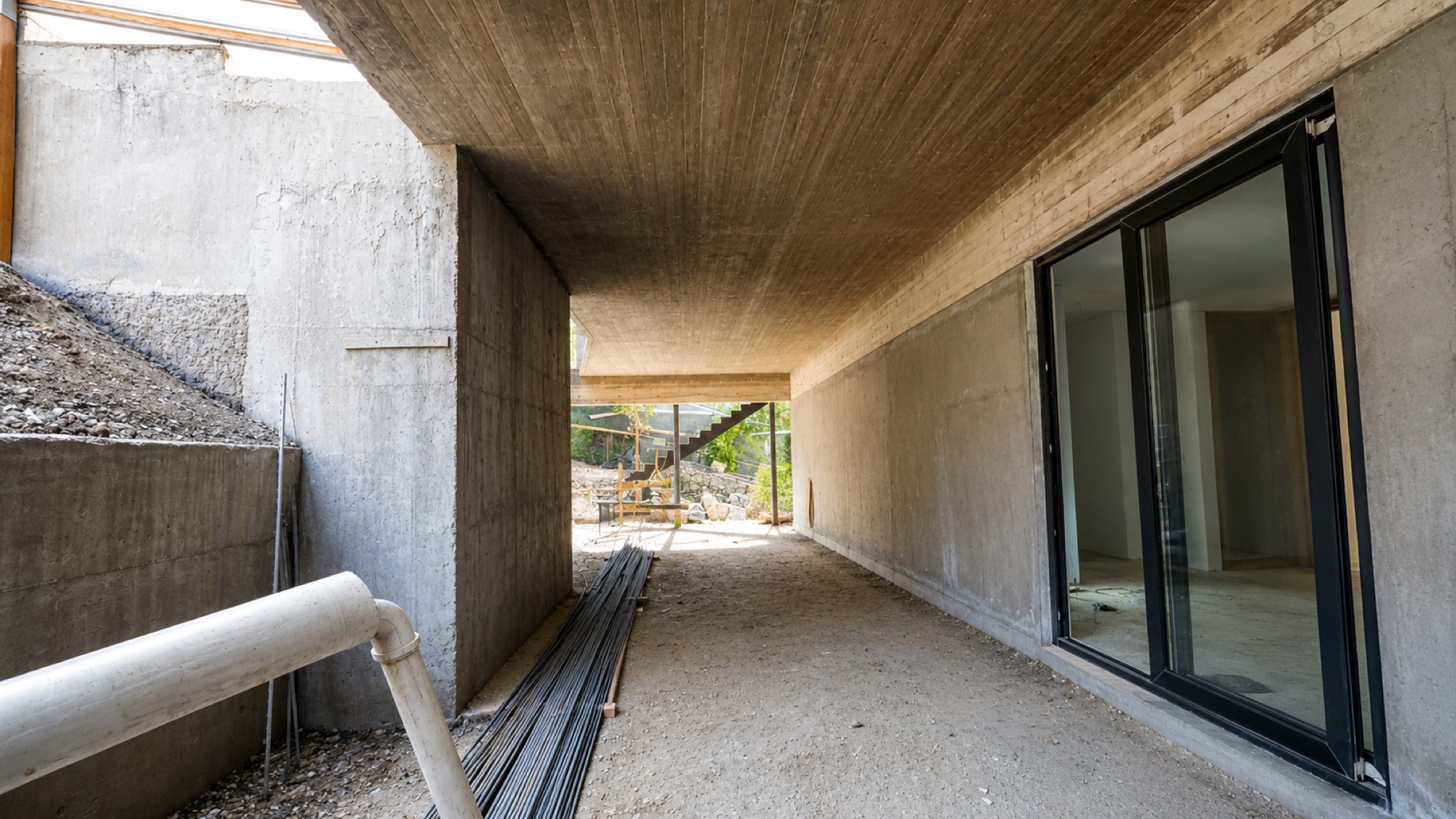 Casa contemporánea de hormigón con vista al valle · Manquecura, Lo Barnechea — miniatura 27